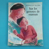Sur les genoux de maman