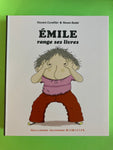Emile range ses livres