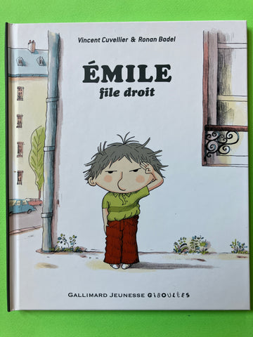 Émile file droit