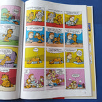 Garfield dort sur ses deux oreilles