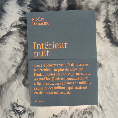 Intérieur nuit